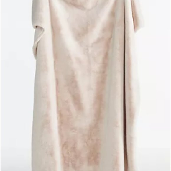 Anthropologie Bedding Anthropologie Sophie Faux Fur Throw Blanket